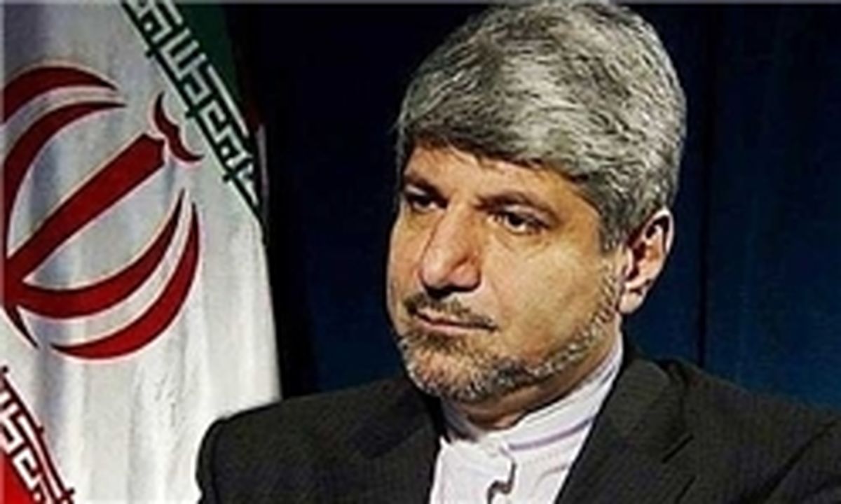 به نفع مشایی کنار نمی‌کشم
