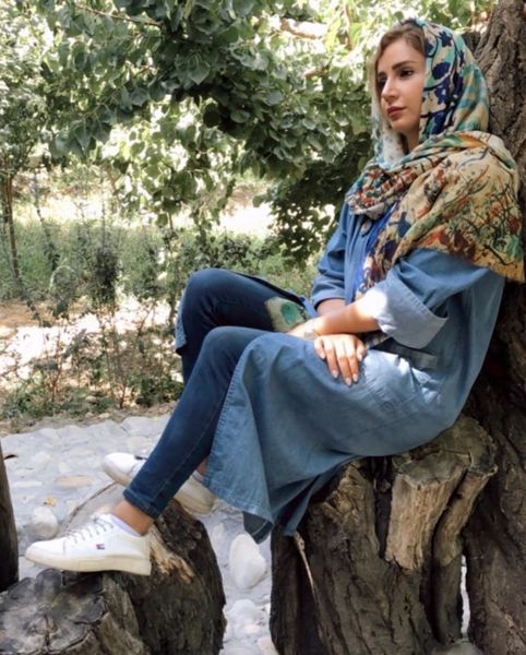 شبنم قلی خانی در باغ + عکس