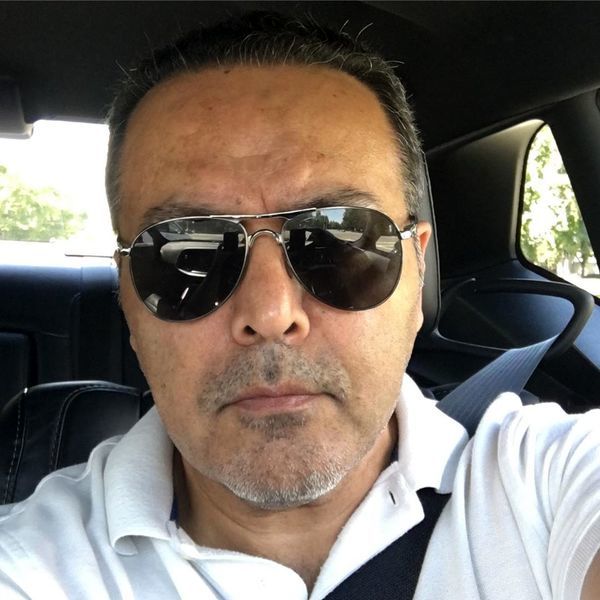 سلفی فریبرز عرب نیا در ماشینش + عکس
