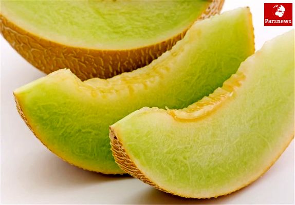 برای سفید شدن رنگ پوست خود این میوه را بخورید!