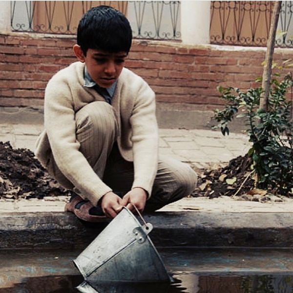 کودکی علی شادمان در خانه ای قدیمی + عکس