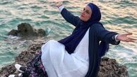 خاله نرگس مهربون در کنار دریا + عکس