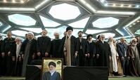 اقامه نماز بر پیکر آیت الله شاهرودی توسط رهبر معظم انقلاب اسلامی