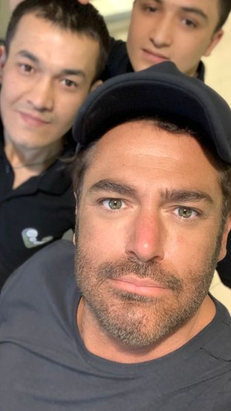 سلفی گلزار با دوستانش + عکس