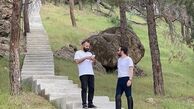 نوید محمدزاده و صابر ابر در یک پارک جنگلی + عکس