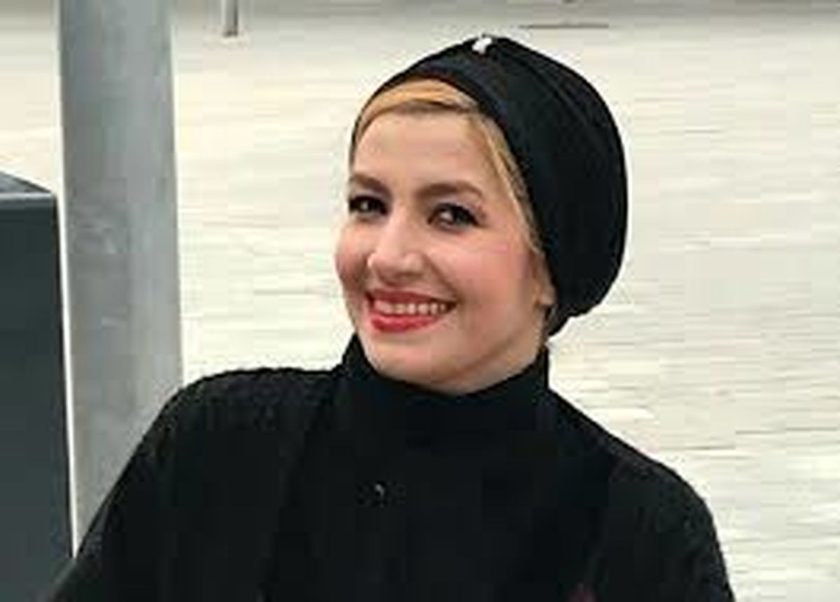 خاله شادونه با لباس قرمزش روی فرش قرمز/عکس 