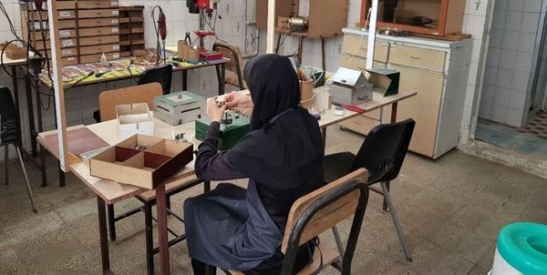 ساعتی که نان آور 10 خانواده شد + عکس