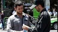 برخورد پلیس با تظاهر به روزه‌خواری 