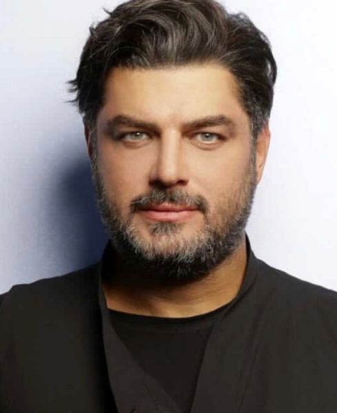 سام درخشانی با ظاهری مرتب + عکس