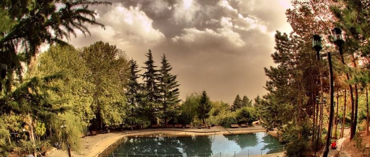 پاتوق رمانتیک بالای شهر تهران / عکس