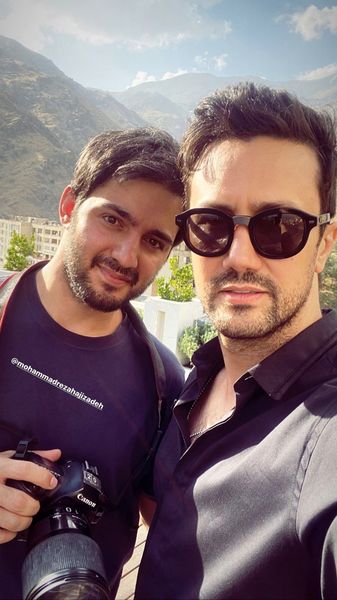 سلفی شاهرخ استخری با دوستش + عکس