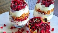 طرز تهیه دسر انار بیسکویت به روش مجلسی مرحله به مرحله مخصوص شب یلدا!