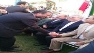 خطر از بیخ گوش وزیر گذشت! +عکس