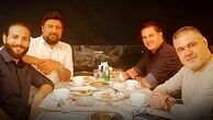 محمد علیزاده و دوستانش در یک رستوران + عکس