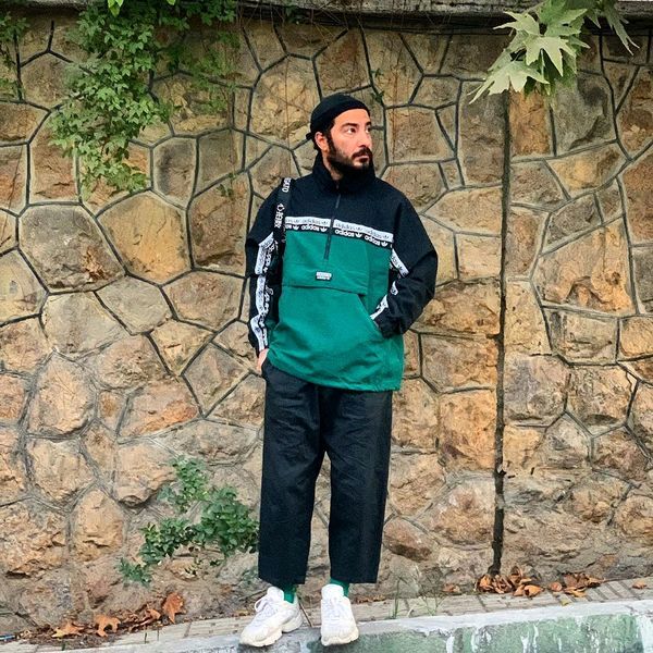 تیپ خفن نوید محمدزاده در خیابان های تهران + عکس