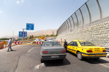 تلاش پلیس برای اعمال قانون منع تردد در آزاد راه تهران شمال + تصویر