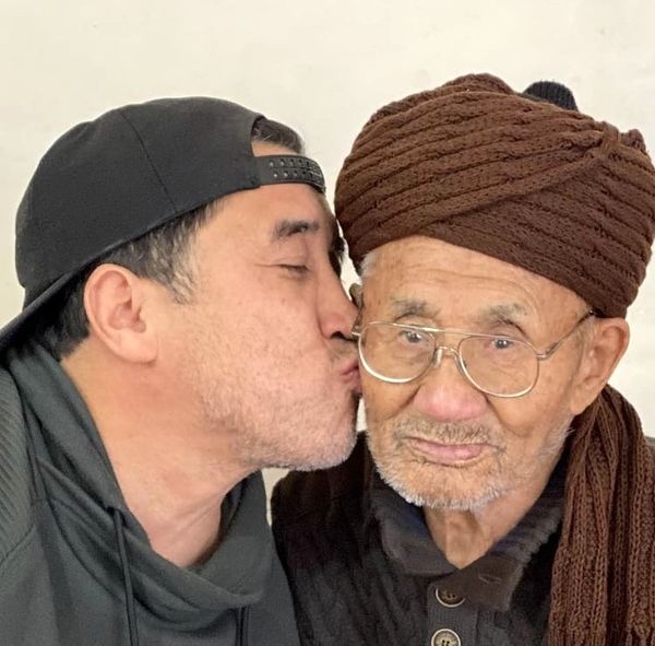 بوسه خداداد عزیزی + عکس