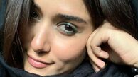 سلفی پریناز ایزدیار در ماشین + عکس