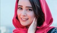 الناز حبیبی با شالی زیبا