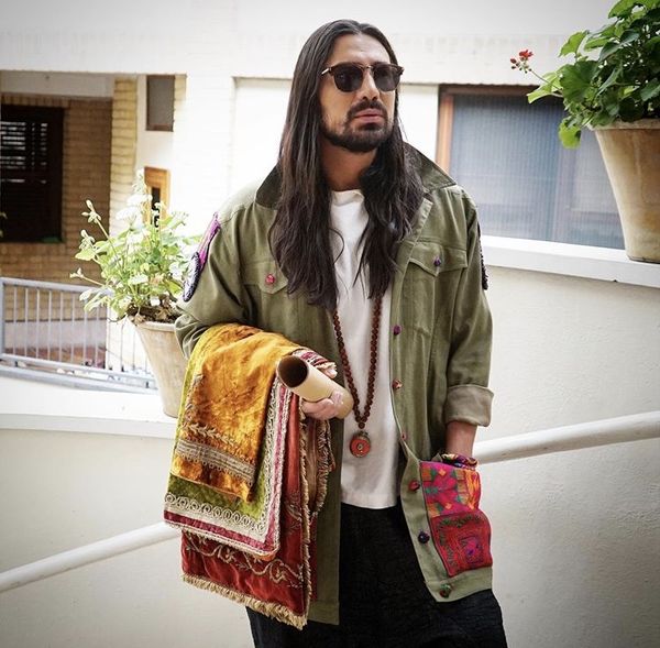 امیرعباس گلاب با لباس خاصش + عکس