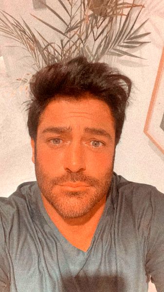 سلفی جدید گلزار در خانه اش + عکس