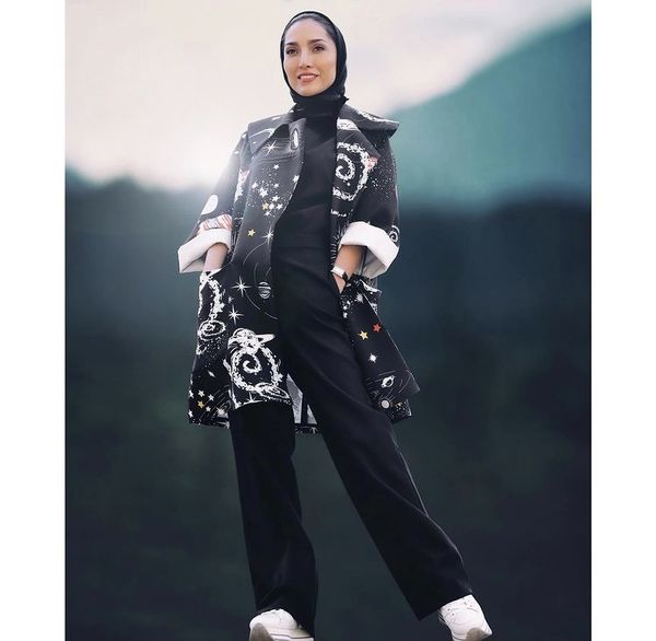 تیپ ساده و شیک خاطره اسدی + عکس