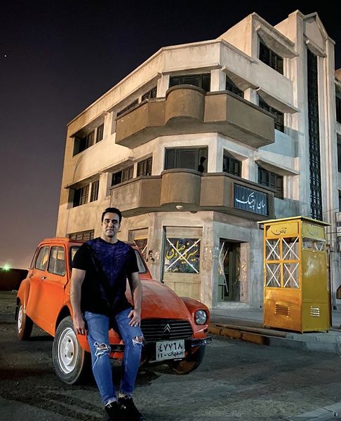 پوریا پورسرخ و ماشین قدیمی اش + عکس