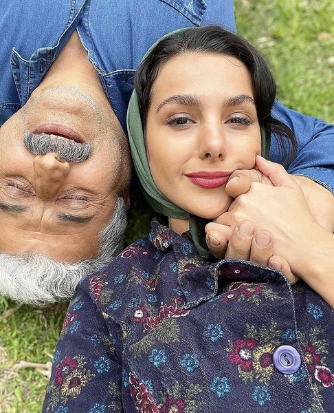 حال خوب جوانه دلشاد در آغوش پدرش + عکس