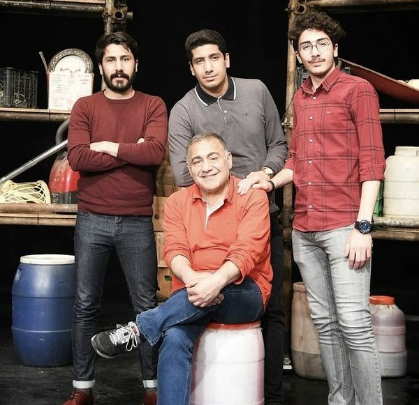 باورتون میشه این بازیگر پسرهایی به این بزرگی داشته باشه؟ + عکس