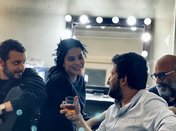 نگاه عاشقانه سحر دولتشاهی به حامد بهداد + عکس