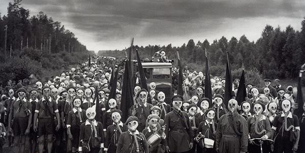 شهری که ساکنانش مادام‌العمر ماسک می‌زنند ! + عکس