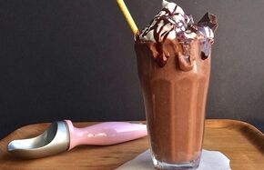 دسر شکلاتی فوری ؛ میان‌وعده‌ای خنک برای روزهای داغ
