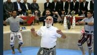 ناطق‌نوری در حال ورزش در زورخانه