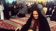 ژست ساده لیندا کیانی در حرم امام رضا (ع)
