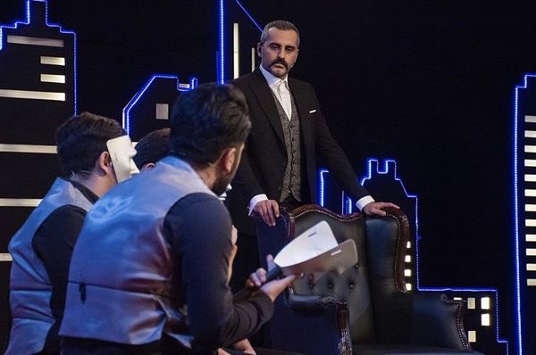 علیرام نورایی در یک مسابقه تلویزیونی + عکس