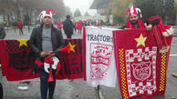 

تشویق کاشیما از سوی هواداران تراکتور