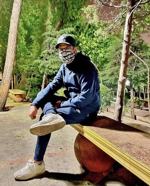 سیاوش خیرابی با ظاهری ناشناس در پارک + عکس