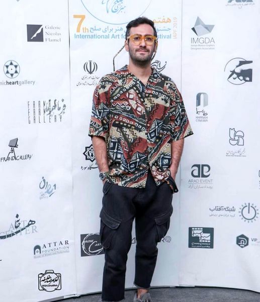 تیپ رنگی نیما شعبان نژاد در یک مراسم + عکس