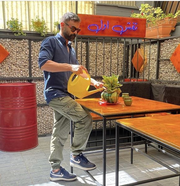 کار جالب مهدی ماهانی در یک کافه + عکس 