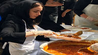 مریلا زارعی و بهنوش طباطبایی را ظهر عاشورا پای دیگ نذری ببینید 