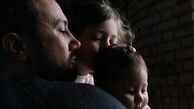  عکس پدرانه «شاهرخ استخری» با دخترانش
