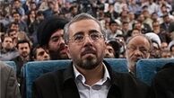 کاپشن احمدی‌نژاد بر تن باقری‌لنکرانی