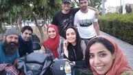 خانم بازیگر و‌عوامل پشت صحنه در پارک + عکس