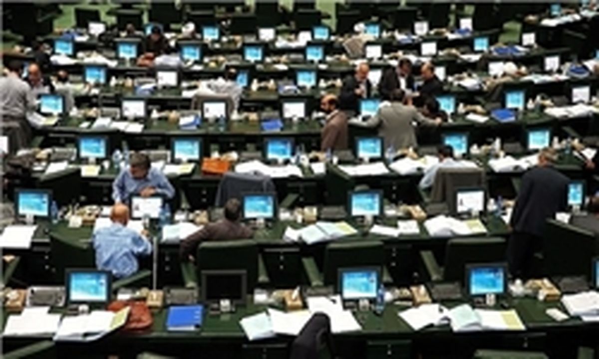 حضور هشت پاستورنشین در بهارستان