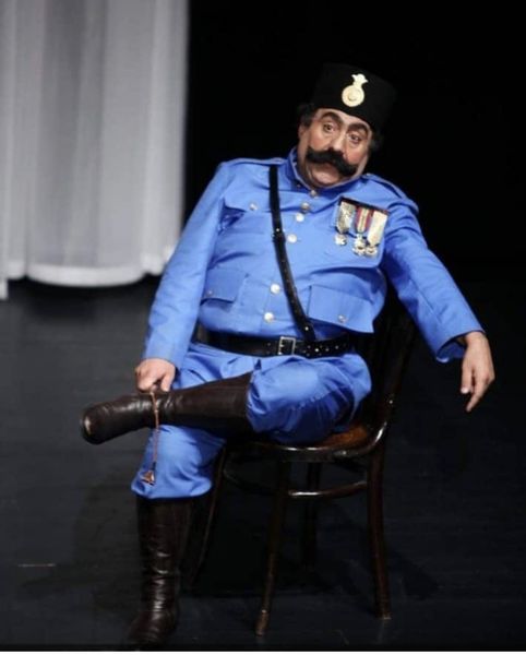 خسرو احمدی با لباس سربازهای قدیمی + عکس