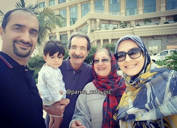نیما کرمی در کنار خانواده + عکس