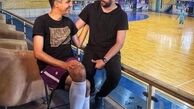 سرگرمی عادل فردوسی پور و برادرش در دوشنبه های بی نود+عکس