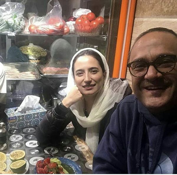 سلفی رامبد جوان و نگار جواهریان در رستوران + عکس