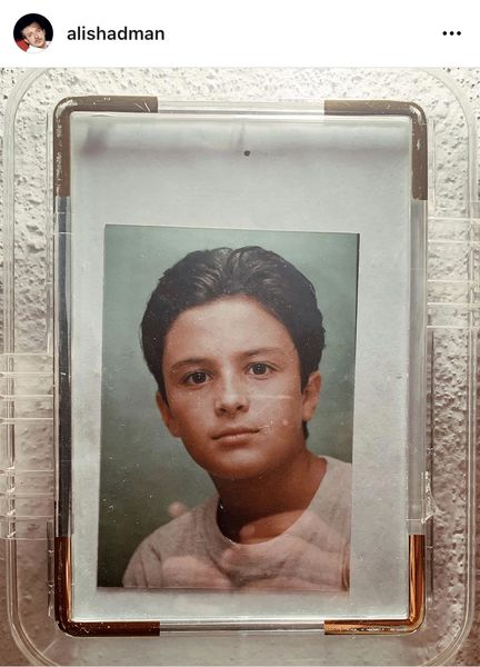 عکسی زیرخاکی از کودکی علی شادمان 