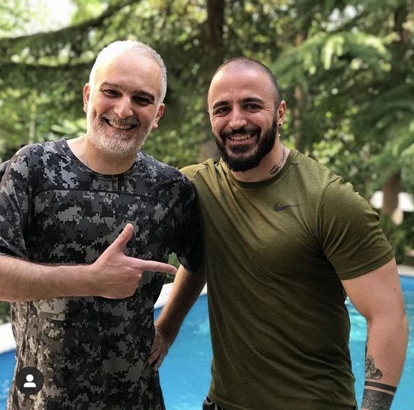 بیژن بنفشه خواه و دوست هیکلی اش + عکس
